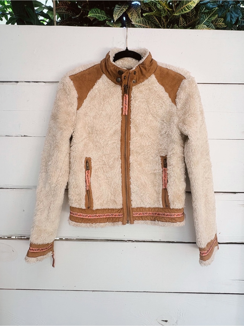 Free people Cream Sherpa fleece Zip-Up Jacket with Tan Suede pink Accents